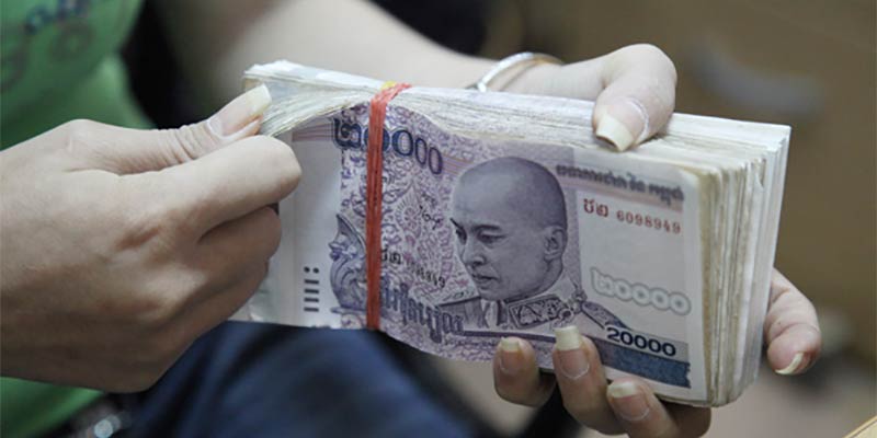Có rất nhiều cách đổi tiền Campuchia nhưng bạn nên chủ động đổi trước khi sang